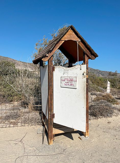 elafonisi changing room.jpg